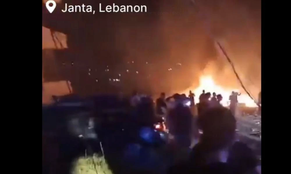 Κτίριο ισοπεδώθηκε σε βομβαρδισμό του Ισραήλ στον Λίβανο- Υπάρχουν θύματα (Βίντεο)